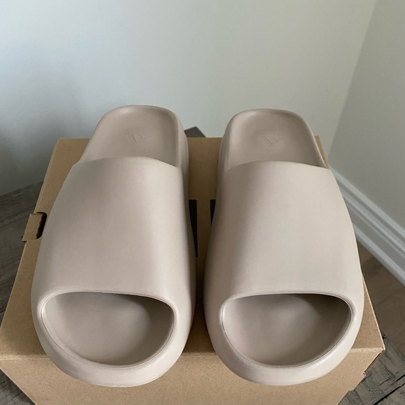 SOLD! Yeezy Slide Pure - Picture 3 of 5
